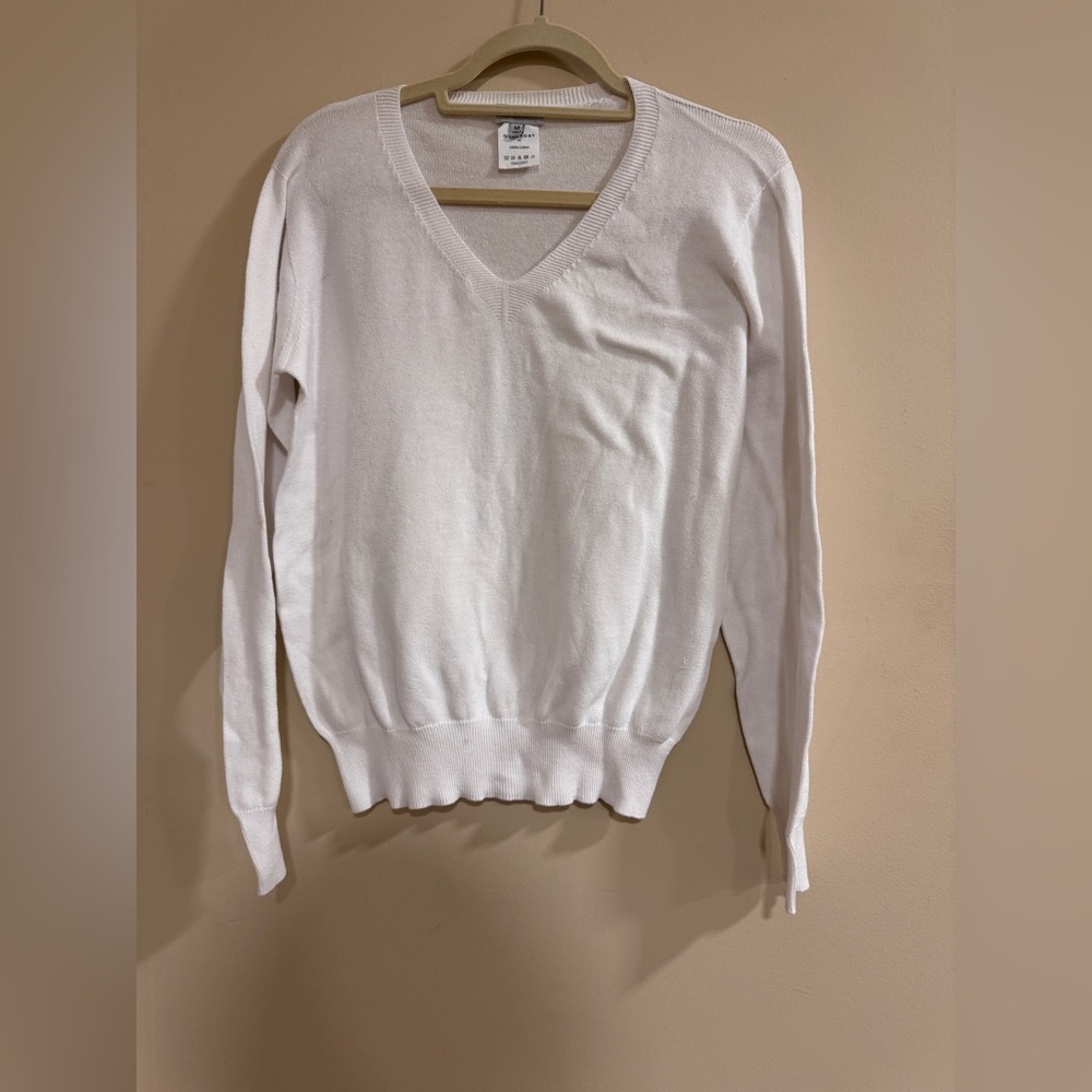 Qualfort White Lightweight Knit V-Neck Sweater​​​